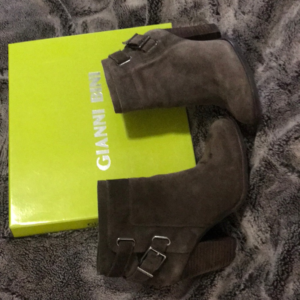 Genuine leather brown boots